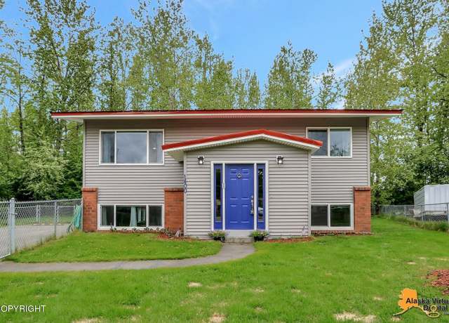 Property at 1400 Kelly Cir, Anchorage, AK 99504, 4 beds, 2 baths