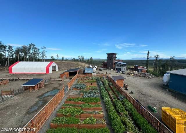 Property at 35250 Reger Rd, Soldotna, AK 99669, 6 beds, 5 baths