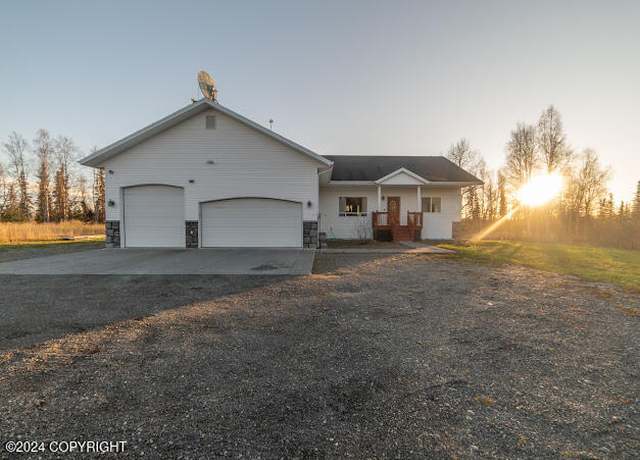 Property at 48177 Tote Rd, Soldotna, AK 99669, 5 beds, 3.5 baths