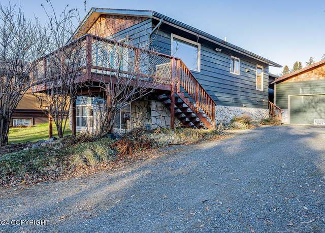Property at 580 Waddell St, Homer, AK 99603, 5 beds, 4 baths