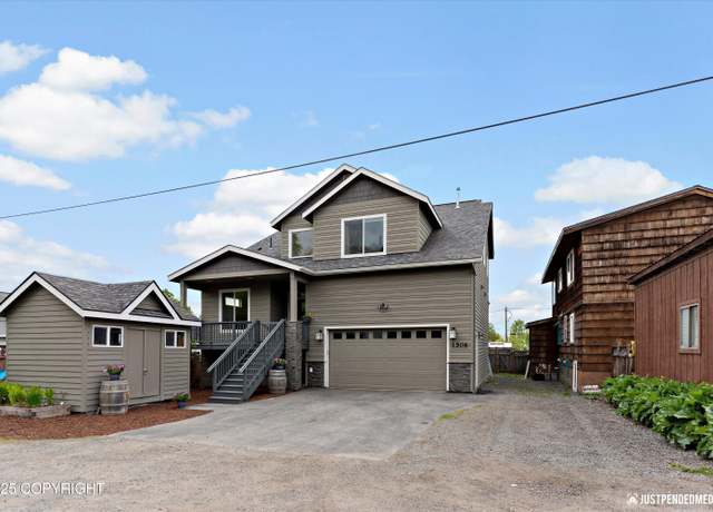 Property at 1506 M St, Anchorage, AK 99501, 8 beds, 4.5 baths