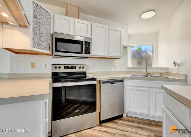 Property at 7614 Boundary Ave, Anchorage, AK 99504, 3 beds, 2 baths