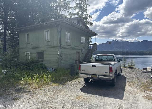 Property at 406 Mitkof Hwy, Petersburg, AK 99833, 3 beds, 1 bath