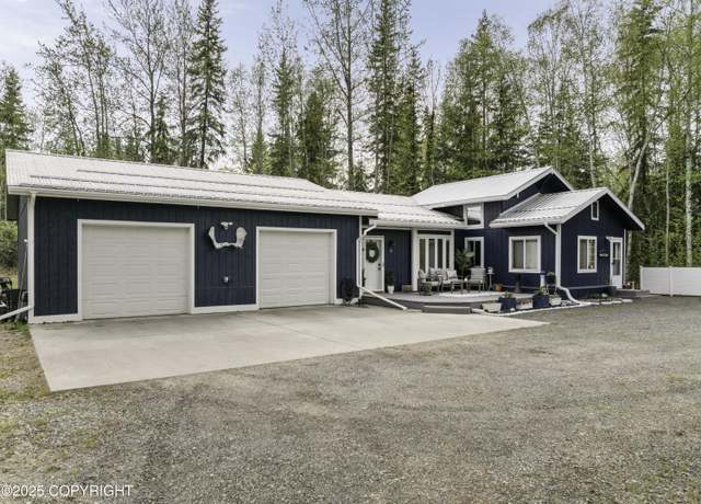 Property at 2072 Persinger Dr, North Pole, AK 99705, 3 beds, 2 baths