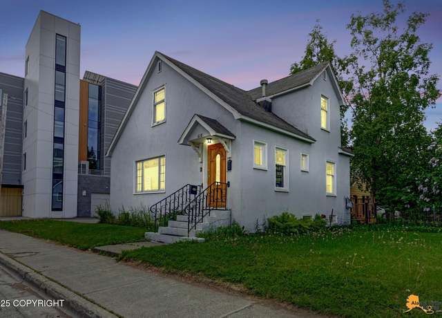 Property at 618 I St, Anchorage, AK 99501, 3 beds, 1.5 baths