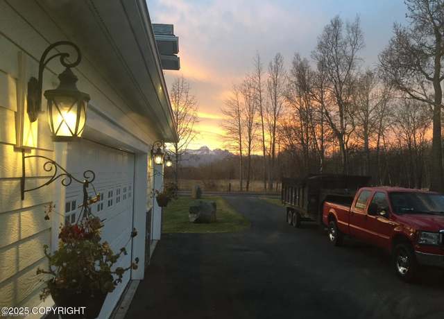 Property at 6390 N Farm Loop, Palmer, AK 99645, 4 beds, 3 baths