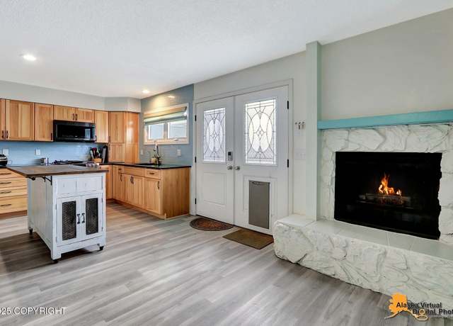 Property at 3265 Montclair Ct Unit 17E, Anchorage, AK 99503, 3 beds, 2.5 baths