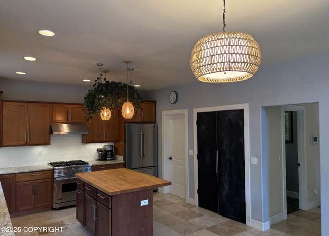 Property at 13125 W Curry Ridge Cir, Eagle River, AK 99577, 4 beds, 2.5 baths