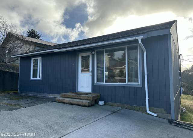 Property at 511 Hemlock St, Kodiak, AK 99615, 2 beds, 1 bath