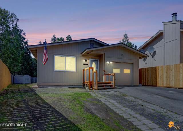 Property at 8530 Gordon Cir, Anchorage, AK 99507, 3 beds, 2 baths