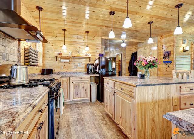 Property at 68641 S Denali Vista Dr, Willow, AK 99688, 1 bed, 1.5 baths