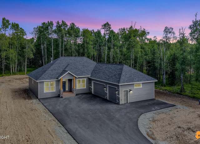 Property at 2025 W Cashatt Ave, Wasilla, AK 99645, 4 beds, 2.5 baths
