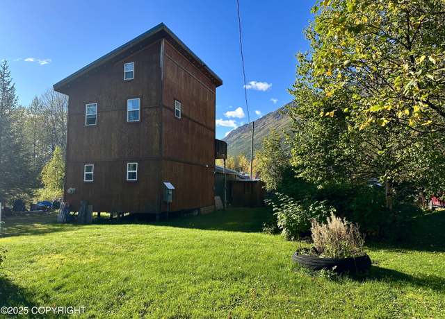 Property at 282 Main St, Girdwood, AK 99587, 2 beds, 3 baths