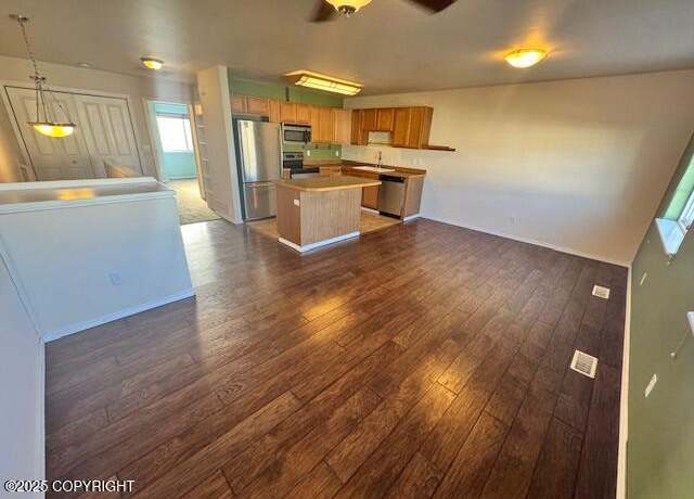Property at 1941 Bragaw Square Pl, Anchorage, AK 99508, 2 beds, 2 baths