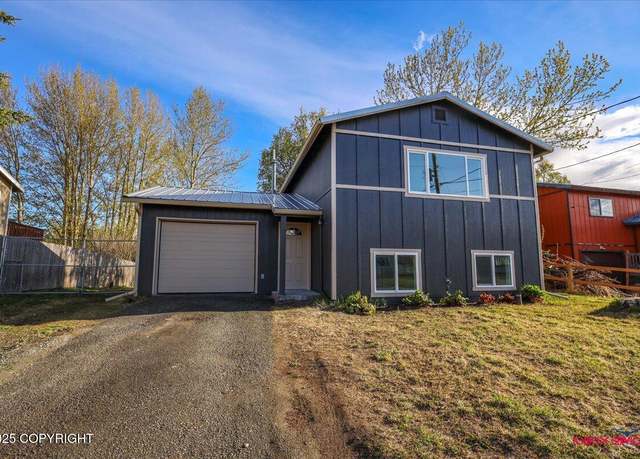 Property at 628 E Eklutna Ave, Palmer, AK 99645, 3 beds, 1 bath