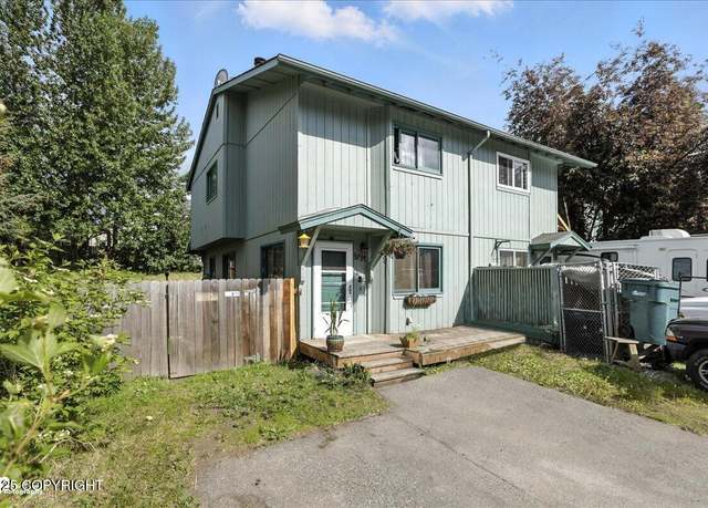 Property at 8281 Stratton Cir, Anchorage, AK 99507, 3 beds, 1.5 baths