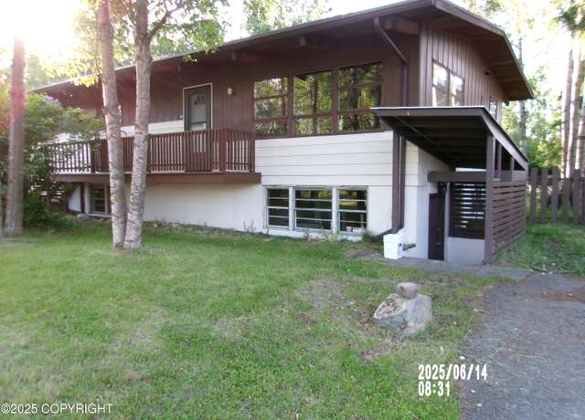 Property at 5731 College Dr, Anchorage, AK 99504, 4 beds, 2 baths