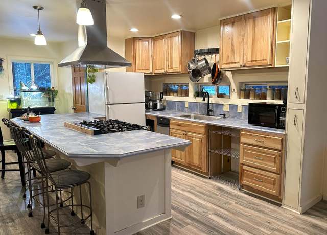 Property at 306 Hemlock Ct, Haines, AK 99827, 2 beds, 2.5 baths