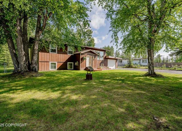 Property at 312 W Riverview Ave, Soldotna, AK 99669, 4 beds, 2.5 baths