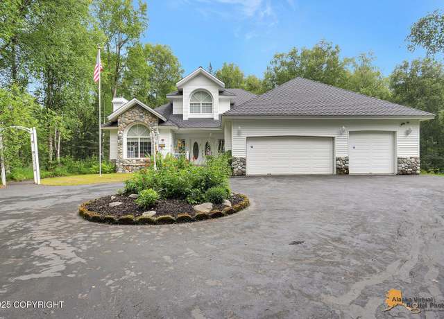 Property at 8581 E Highlander Cir, Palmer, AK 99645, 3 beds, 2.5 baths