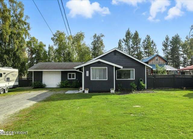 Property at 385 W Riverview Ave, Soldotna, AK 99669, 3 beds, 1.5 baths