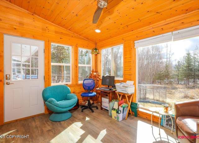 Property at 16500 E Smith Rd, Palmer, AK 99645, 3 beds, 3 baths