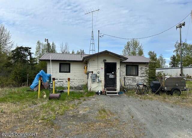 Property at 31481 Carl St, Soldotna, AK 99669, 1 bed, 1 bath