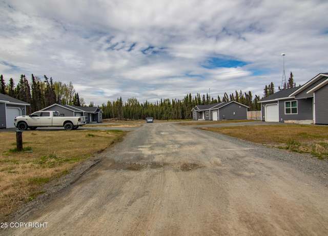 Property at 37255 Moser St, Soldotna, AK 99669, 8 beds, 4 baths