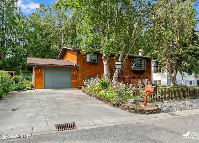 Property at 6924 Foothill Dr, Anchorage, AK 99504, 3 beds, 2 baths