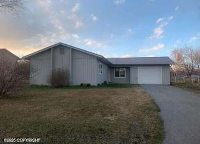 Property at 441 E Eagle Ave, Palmer, AK 99645, 3 beds, 1 bath