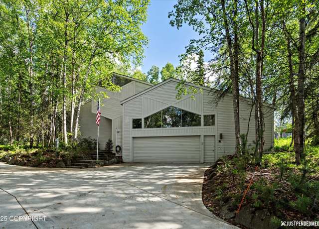 Property at 4225 London Cir, Anchorage, AK 99504, 4 beds, 3.5 baths