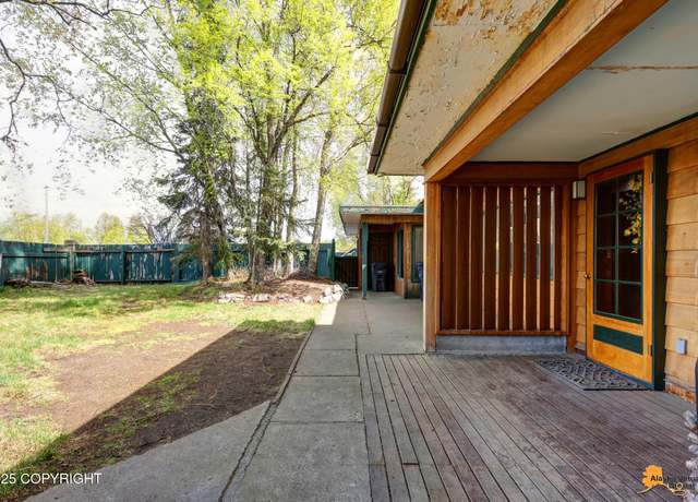 Property at 204 E 15th Ave, Anchorage, AK 99501, 6 beds, 5.5 baths
