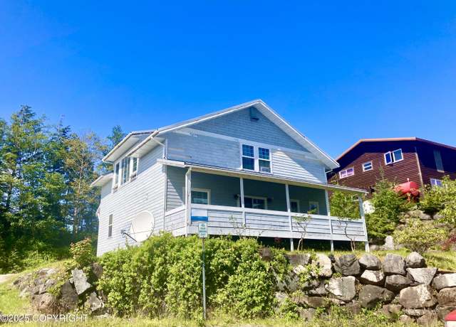 Property at 1400 Kelsey Ct, Craig, AK 99921, 3 beds, 2.5 baths