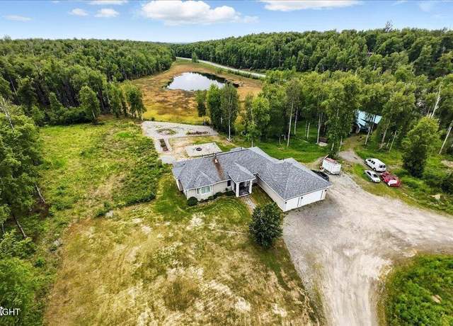 Property at 8560 W Hollywood Rd, Wasilla, AK 99623, 6 beds, 3.5 baths