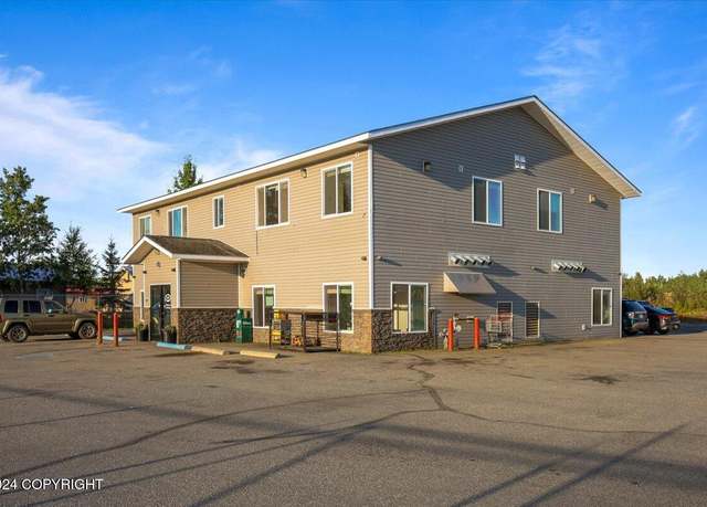 Property at 3462 S Big Lake Rd, Big Lake, AK 99623, 8 beds, 4 baths