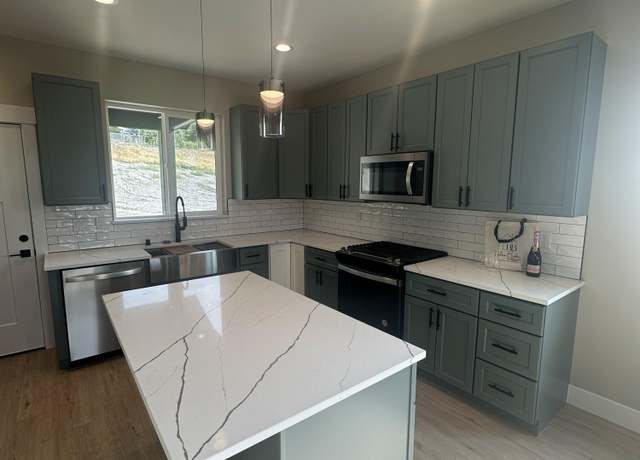 Property at 2385 S Skyward View Cir, Palmer, AK 99645, 3 beds, 2.5 baths
