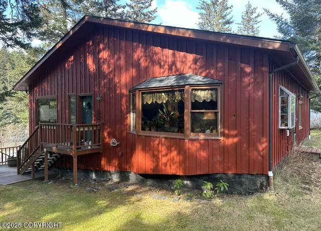 Property at 520 Bonaparte Cir, Kodiak, AK 99615, 3 beds, 2 baths