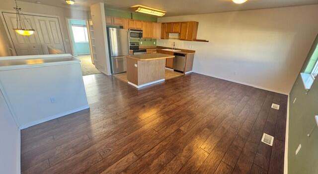 Photo of 1941 Bragaw Square Pl, Anchorage, AK 99508