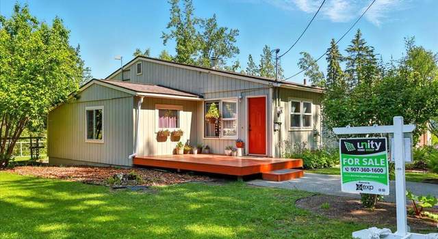 Photo of 10833 E Twin Peaks Ct, Palmer, AK 99645
