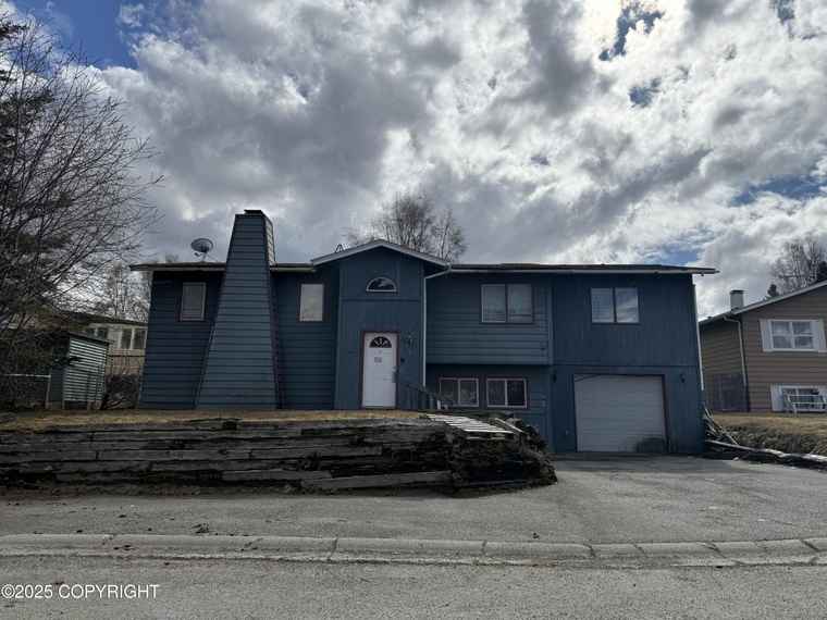 Photo of 420 E 46th Pl Anchorage, AK 99503