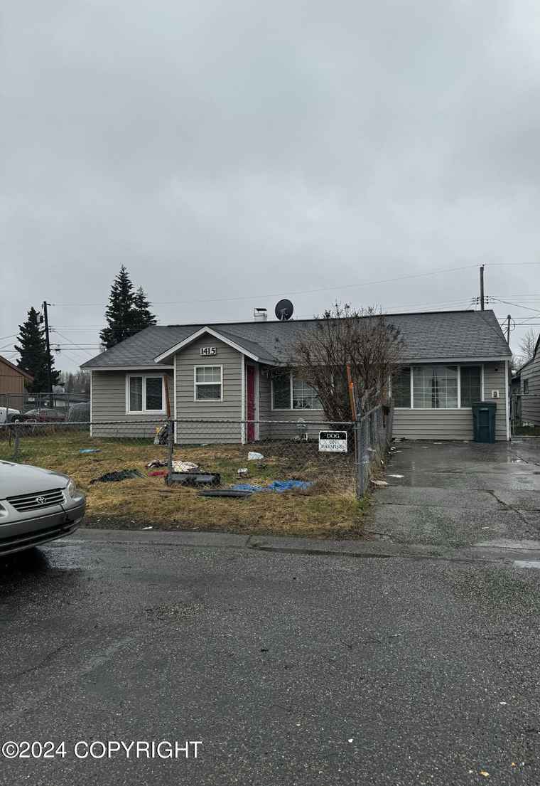 Photo of 1415 Twining Dr Anchorage, AK 99504