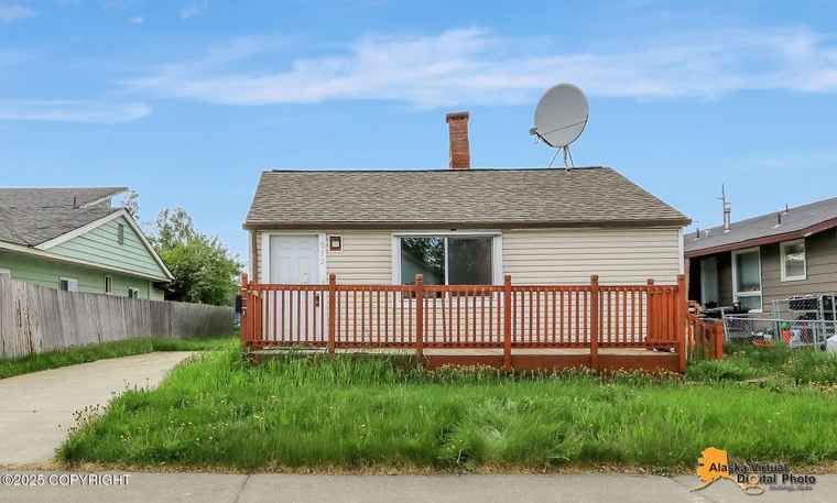 Photo of 832 N Hoyt St Anchorage, AK 99501