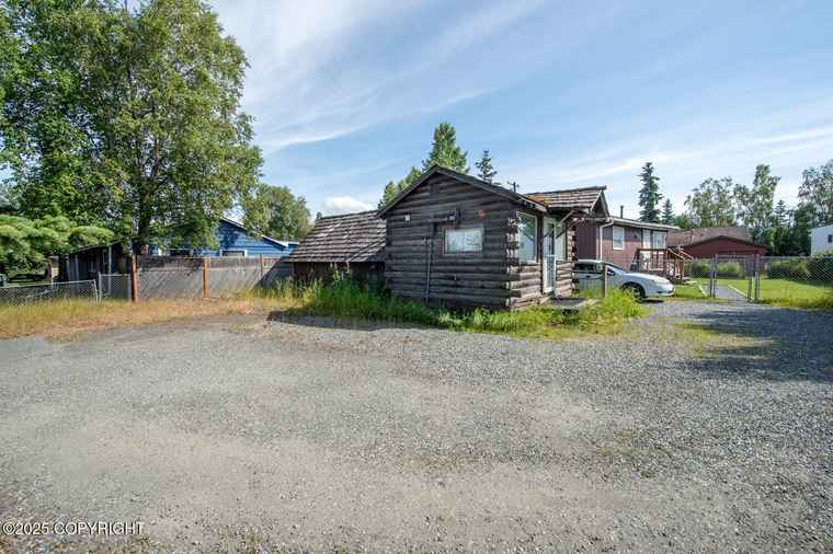 Photo of 2308 McKinley Ave Anchorage, AK 99517