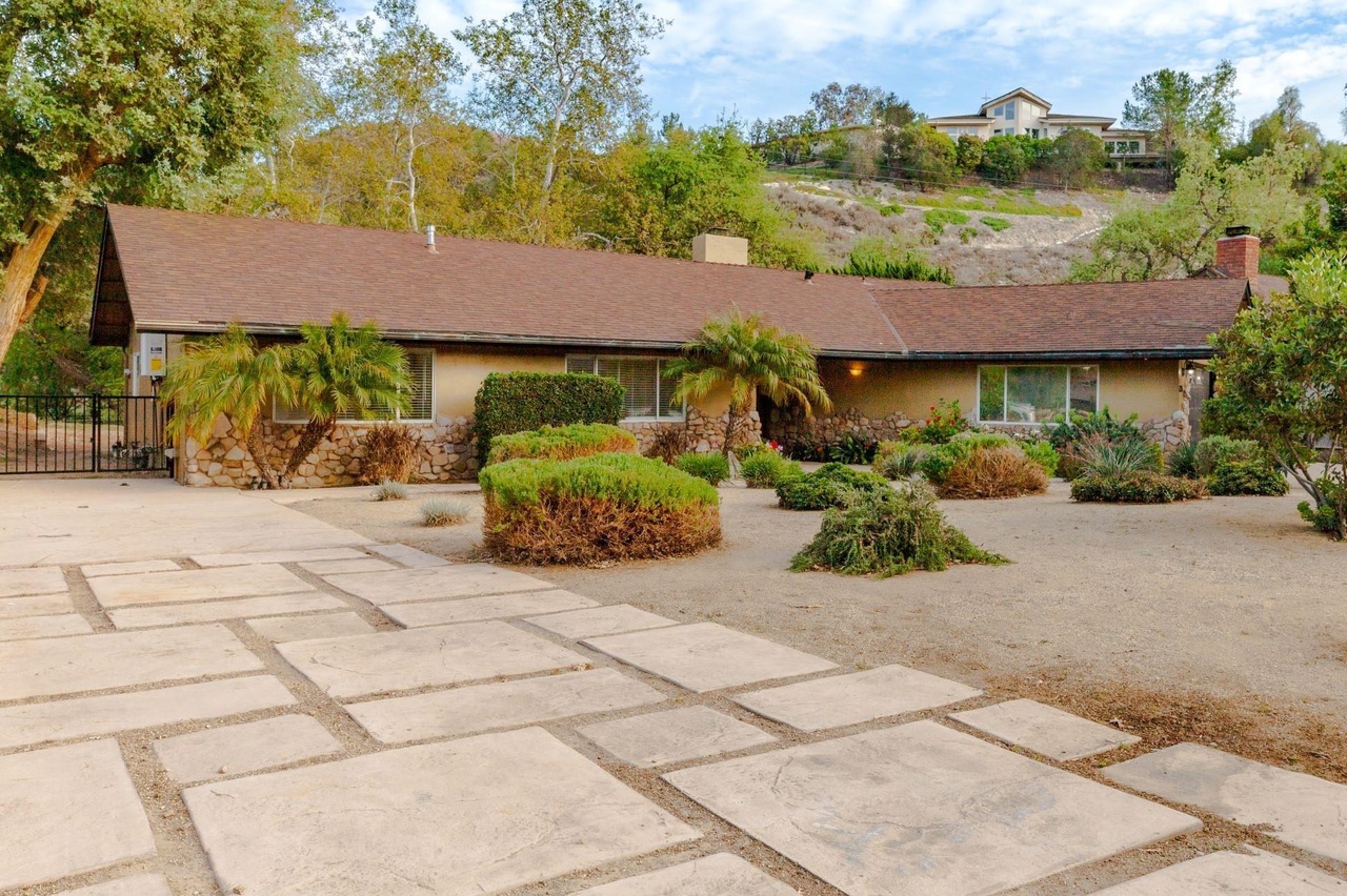 1726 El Monte Dr, Thousand Oaks, CA 91362 | MLS# 221001763 ...