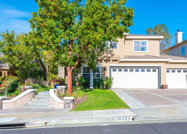 Property at 28321 Hidden Hills Dr, Saugus, CA 91390, 4 beds, 3 baths