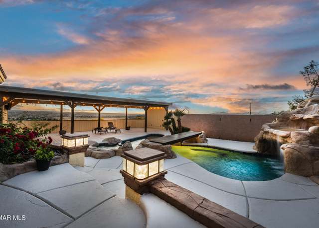Property at 10464 Caribou Ave, Apple Valley, CA 92308, 4 beds, 3 baths