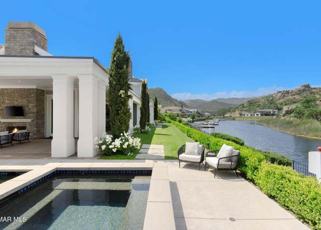 Property at 2385 Calbourne Ct, Lake Sherwood, CA 91361, 5 beds, 5.5 baths