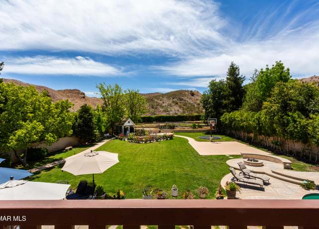 Property at 68 E Twisted Oak Dr, Simi Valley, CA 93065, 5 beds, 4.5 baths