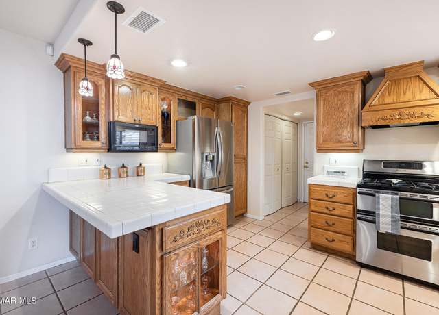 Property at 1475 Clayton Way, Simi Valley, CA 93065, 2 beds, 2.5 baths