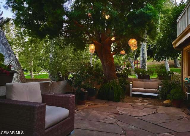 Property at 202 Estrellita Ln, Oak Park, CA 91377, 3 beds, 2.5 baths